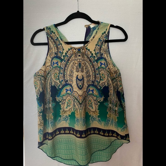 Renee C. Tops - Tan & green sleeveless top, Reneec, size medium.